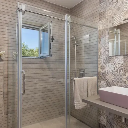 Lalic Gallery By Adriaticluxuryvillas Zara